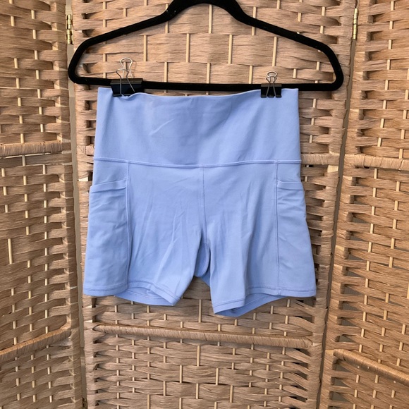 2 Pair Athleta Salutation Stash Pocket Short - Picture 9 of 14